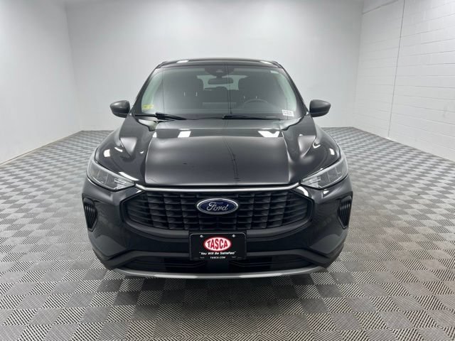 Used 2023 Ford Escape Active w/ Tech Pack #1 AWD/4WD image 2