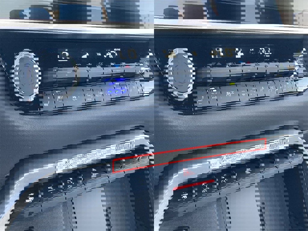 New 2025 Toyota Tundra Platinum image 24