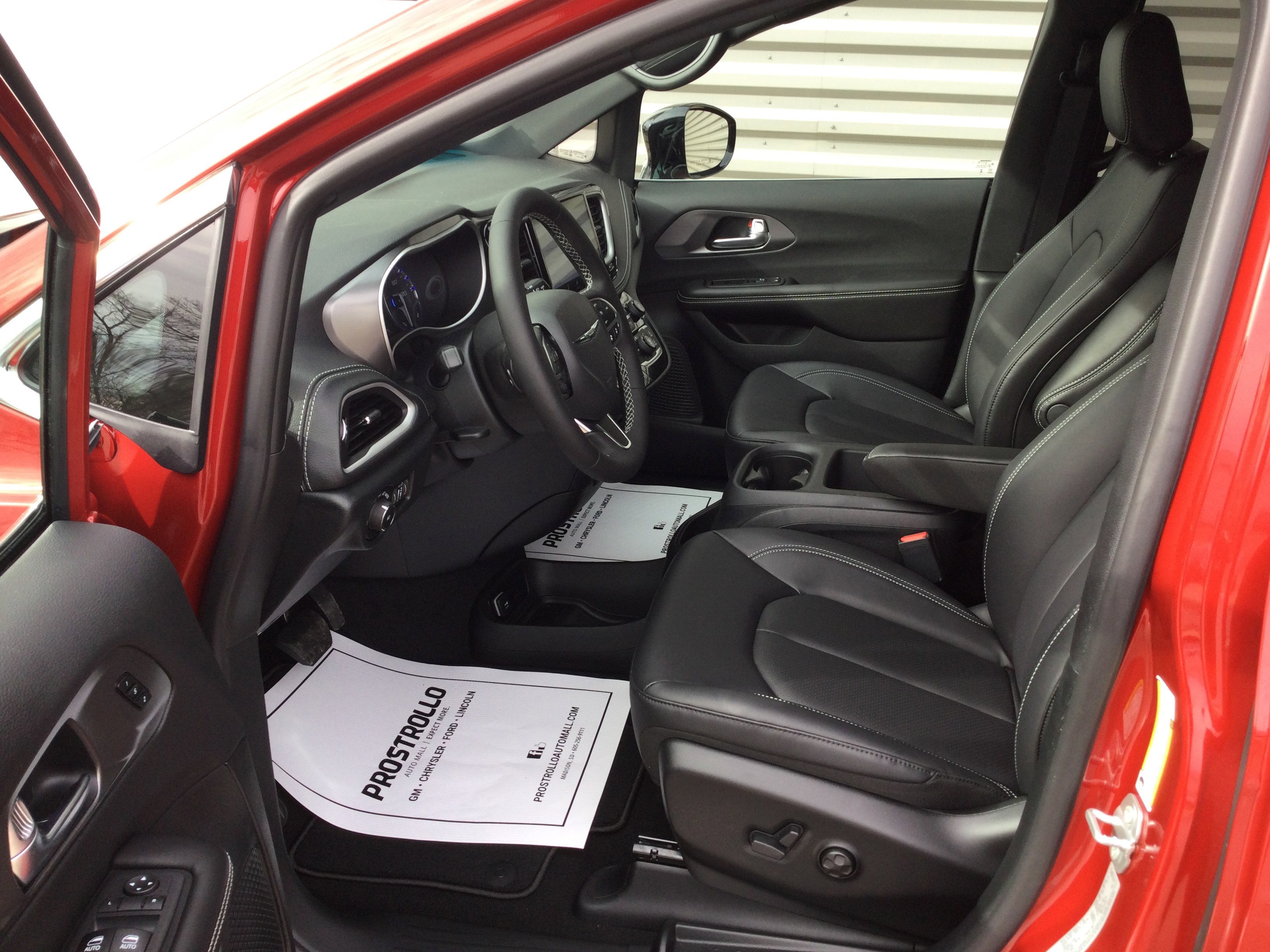 New 2026 Chrysler Pacifica Select image 7