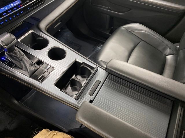 Used 2022 Toyota Sienna XLE Woodland Edition image 23