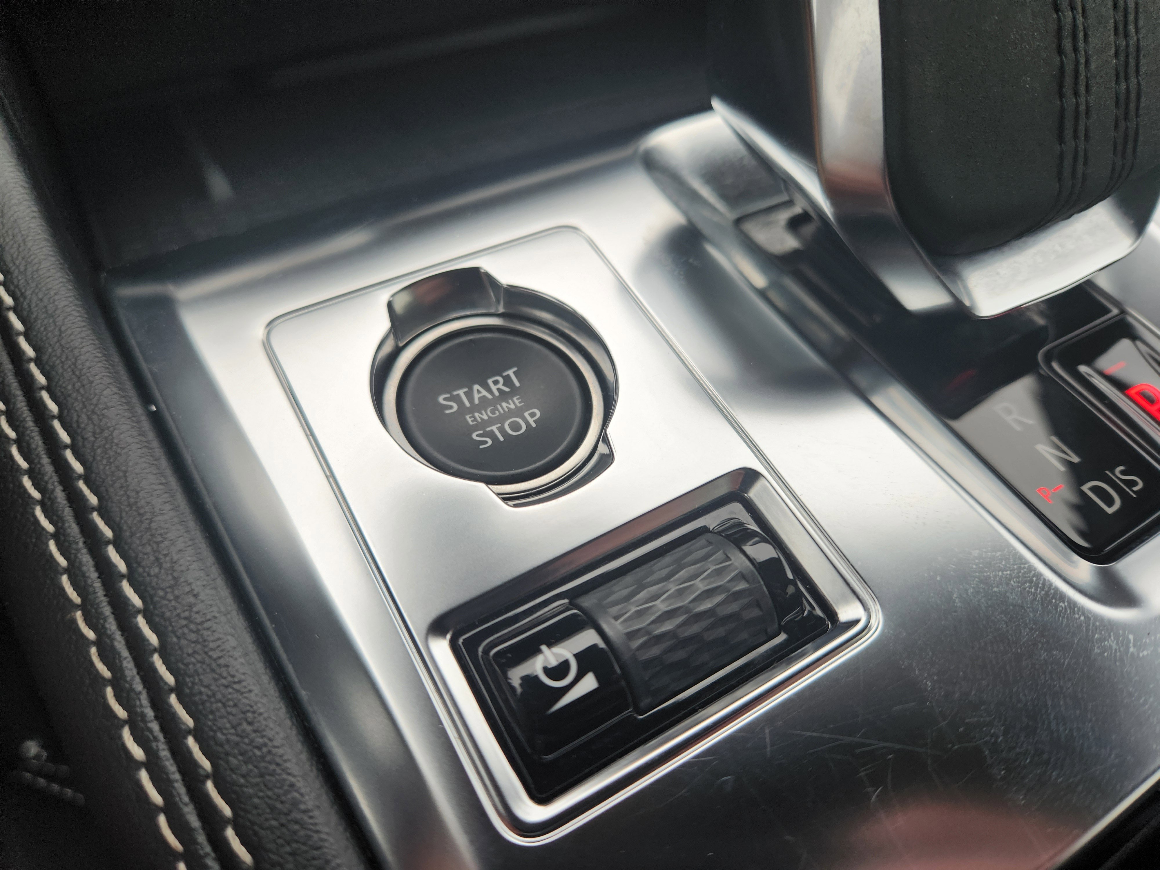 Used 2024 Jaguar F-PACE R-Dynamic S image 29