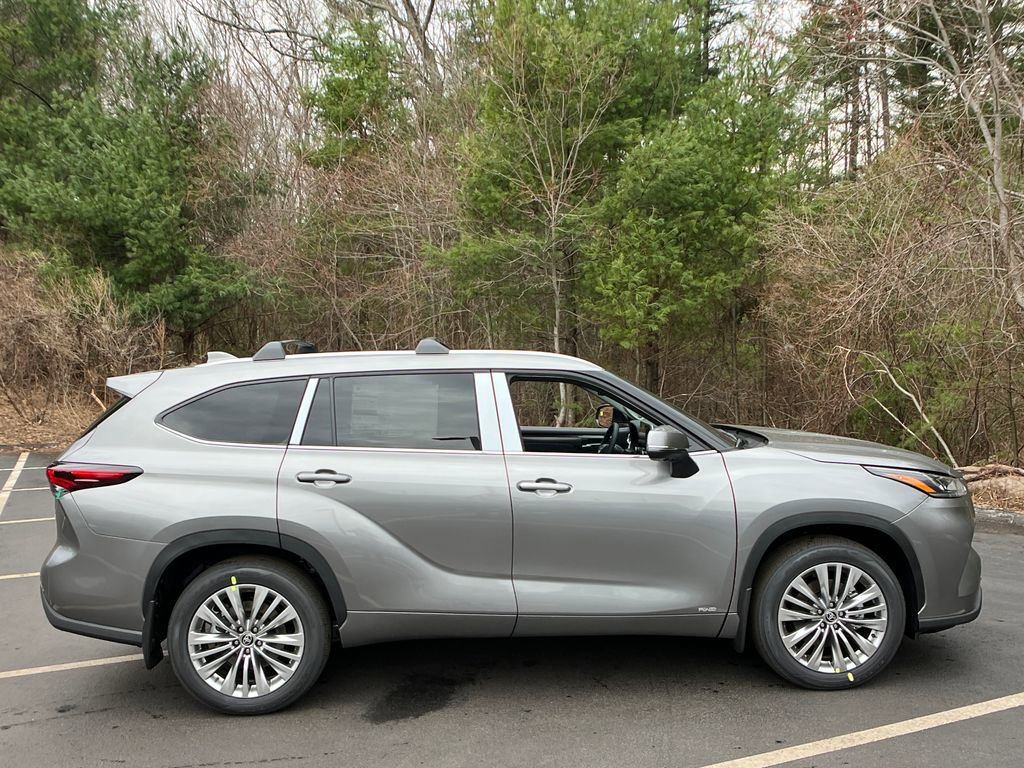 New 2026 Toyota Highlander Platinum image 6