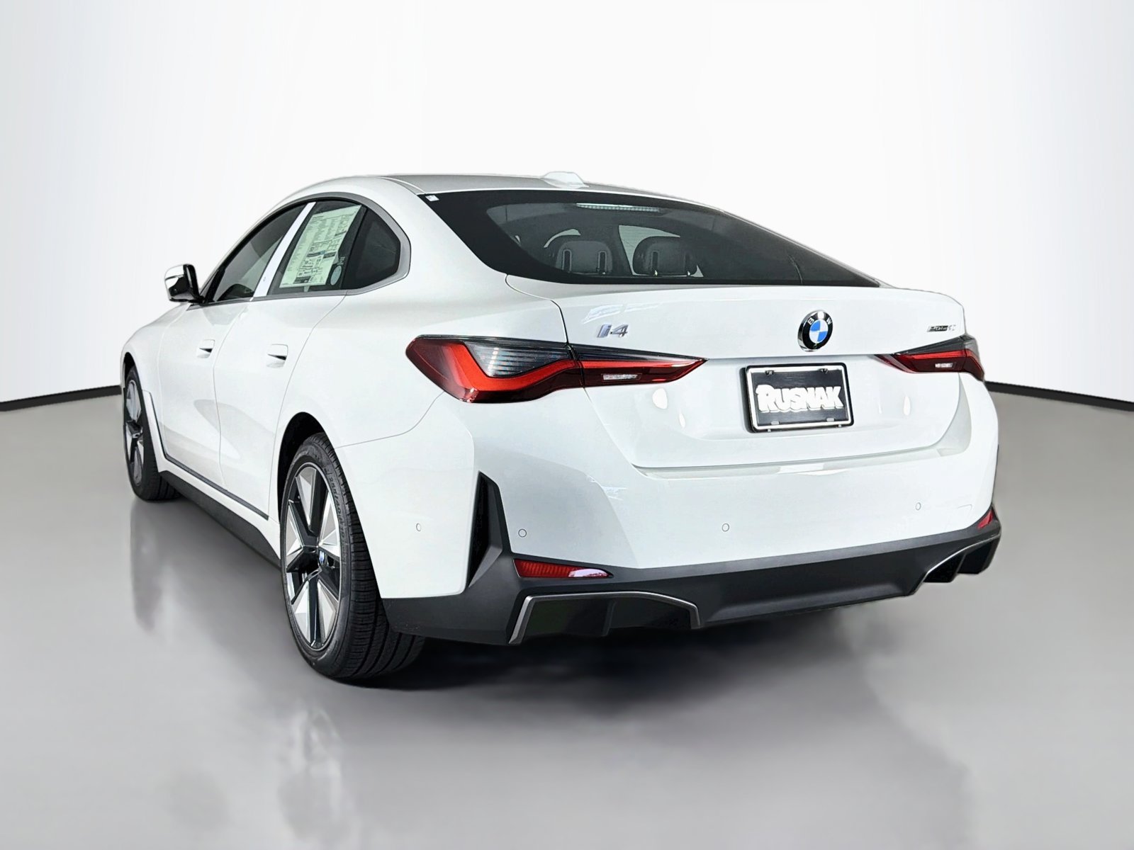 New 2026 BMW i4 eDrive40 w/ Parking Assistance Package RWD image 5