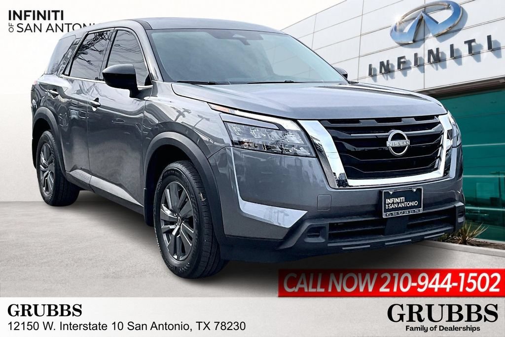 Used 2024 Nissan Pathfinder S AWD/4WD image 1