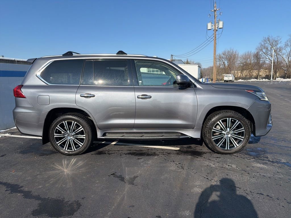 Used 2020 Lexus LX 570 4WD w/ Luxury Package image 6
