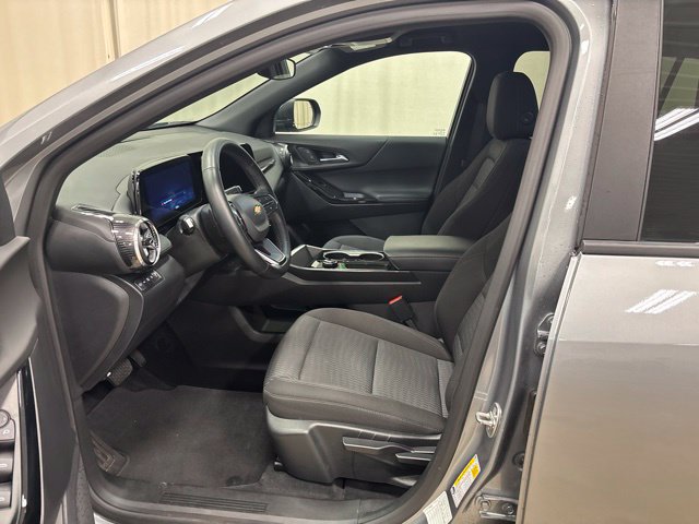 Used 2026 Chevrolet Equinox LT AWD/4WD image 16