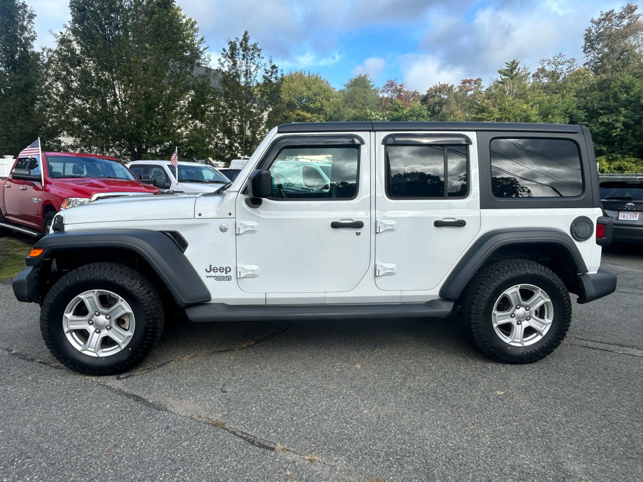 Used 2018 Jeep Wrangler Unlimited Sport S image 2