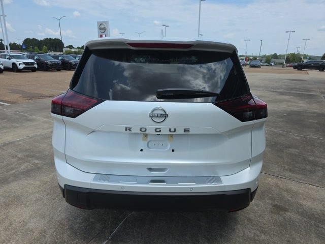Used 2026 Nissan Rogue SV FWD image 15