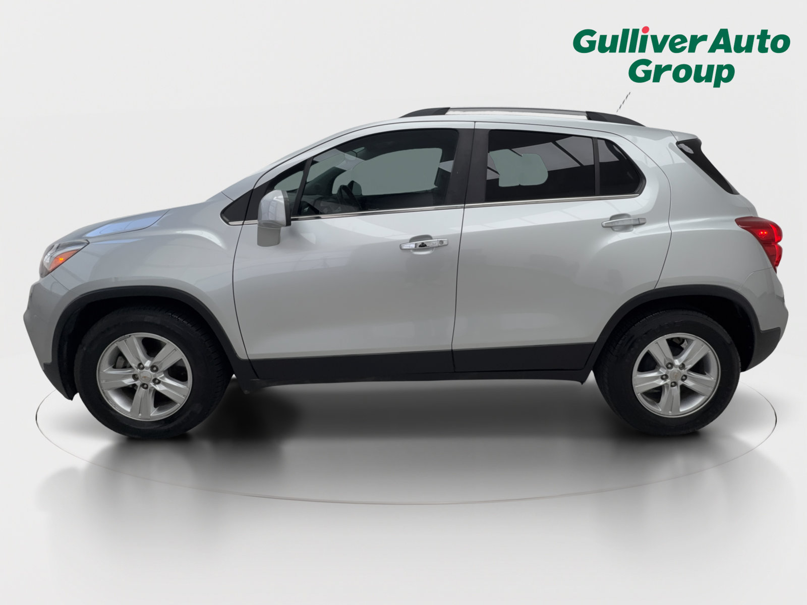 Used 2019 Chevrolet Trax LT w/ LT Convenience Package FWD image 3