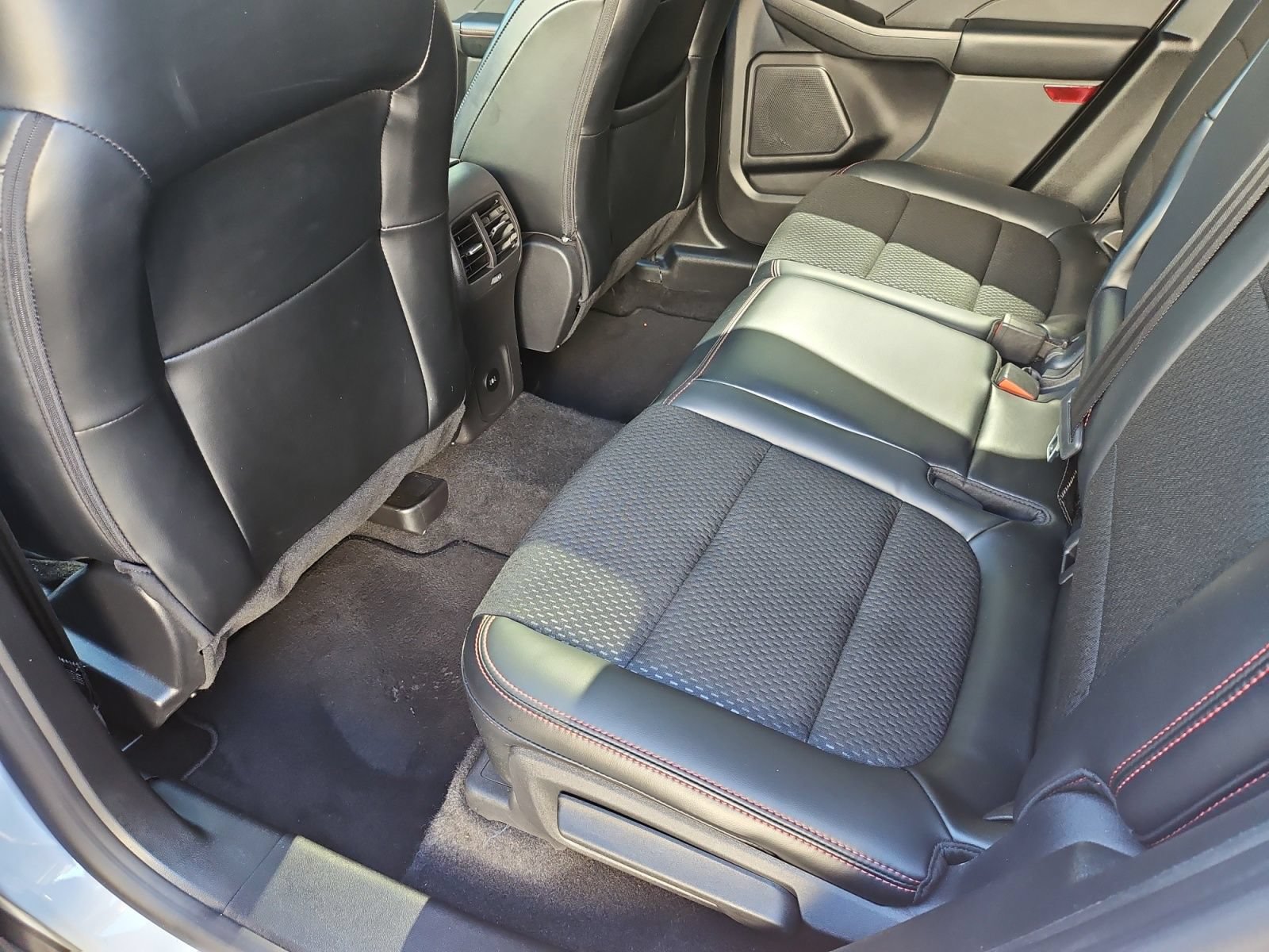 Used 2025 Ford Escape ST-Line w/ Tech Pack #1 FWD image 34
