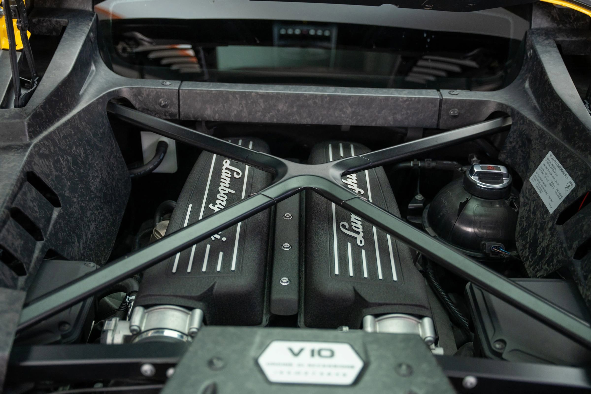 Used 2015 Lamborghini Huracan LP 610-4 image 14