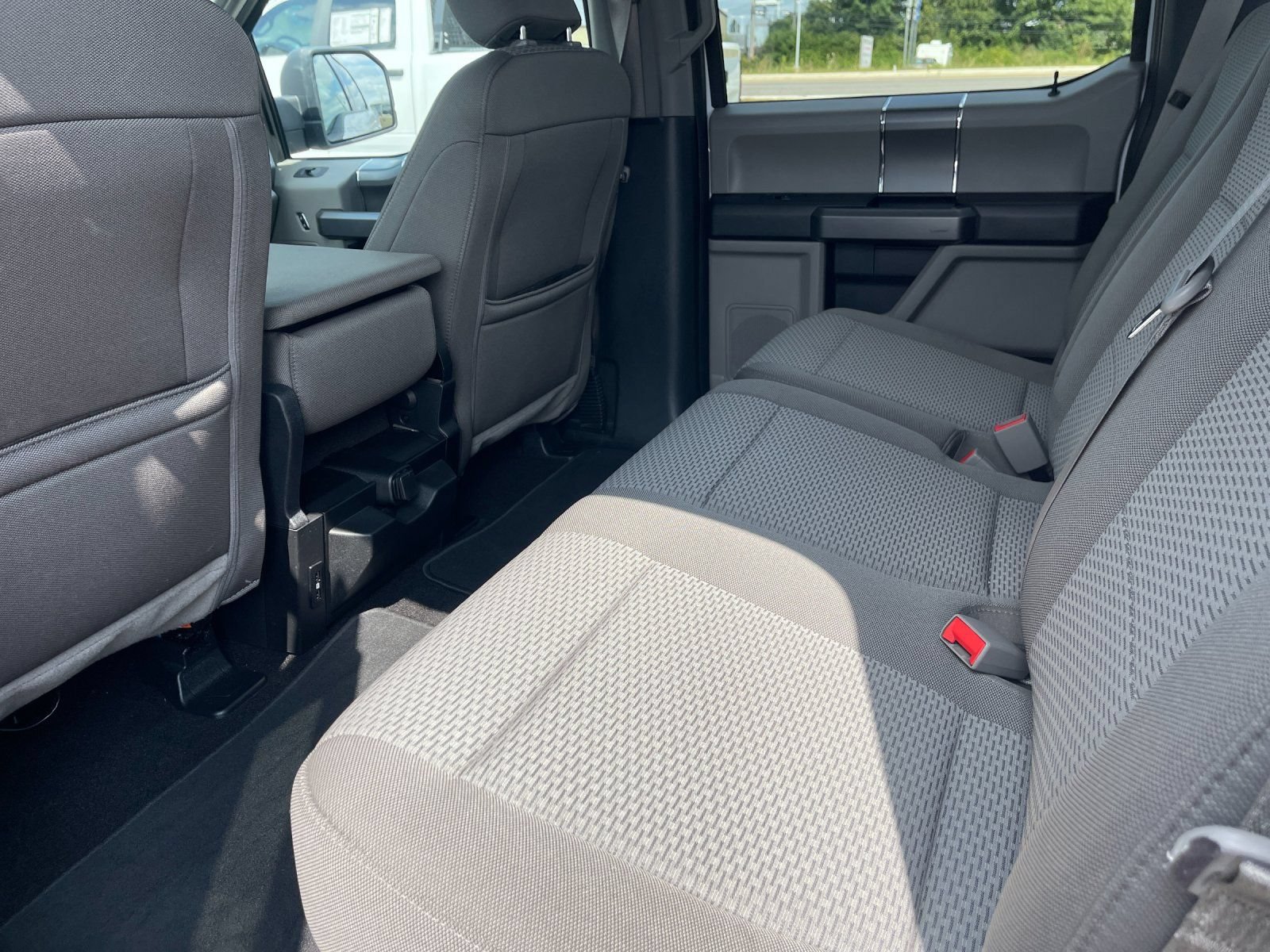 Used 2019 Ford F150 XLT w/ Equipment Group 302A Luxury AWD/4WD image 14
