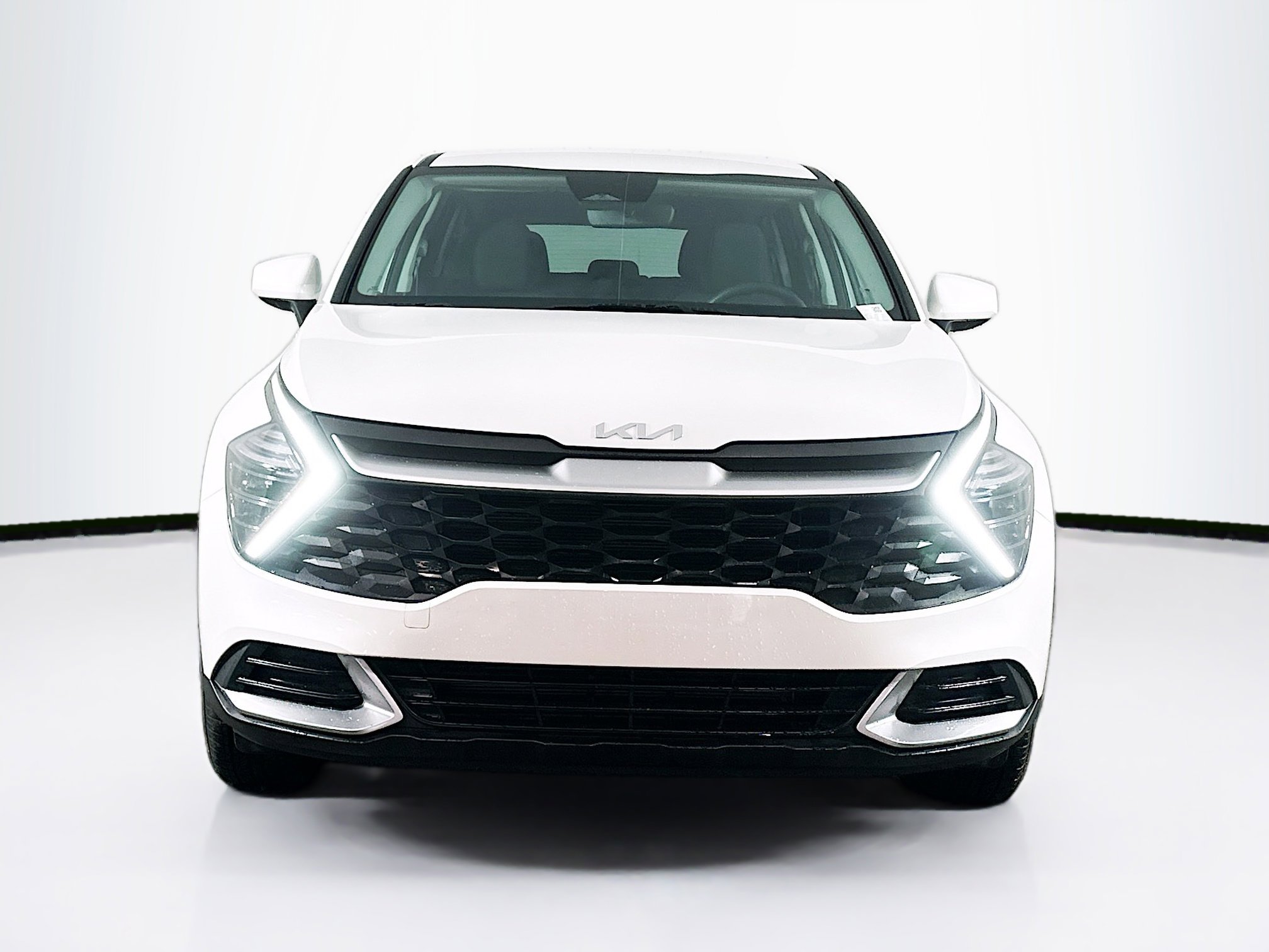 Used 2024 Kia Sportage LX image 2