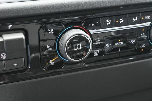 New 2026 Chevrolet Silverado 3500 High Country w/ High Country Premium Package AWD/4WD image 24