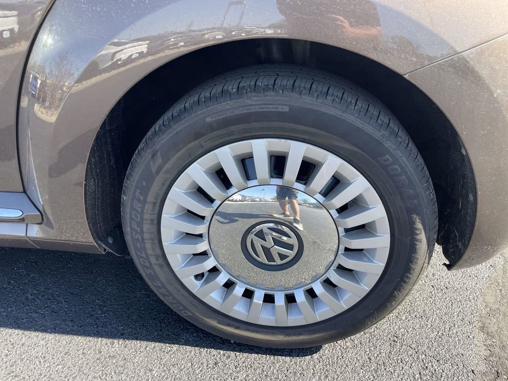 Used 2015 Volkswagen Beetle 1.8T image 6