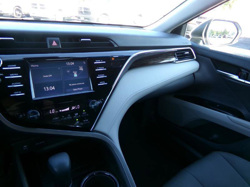 Used 2018 Toyota Camry LE FWD image 24