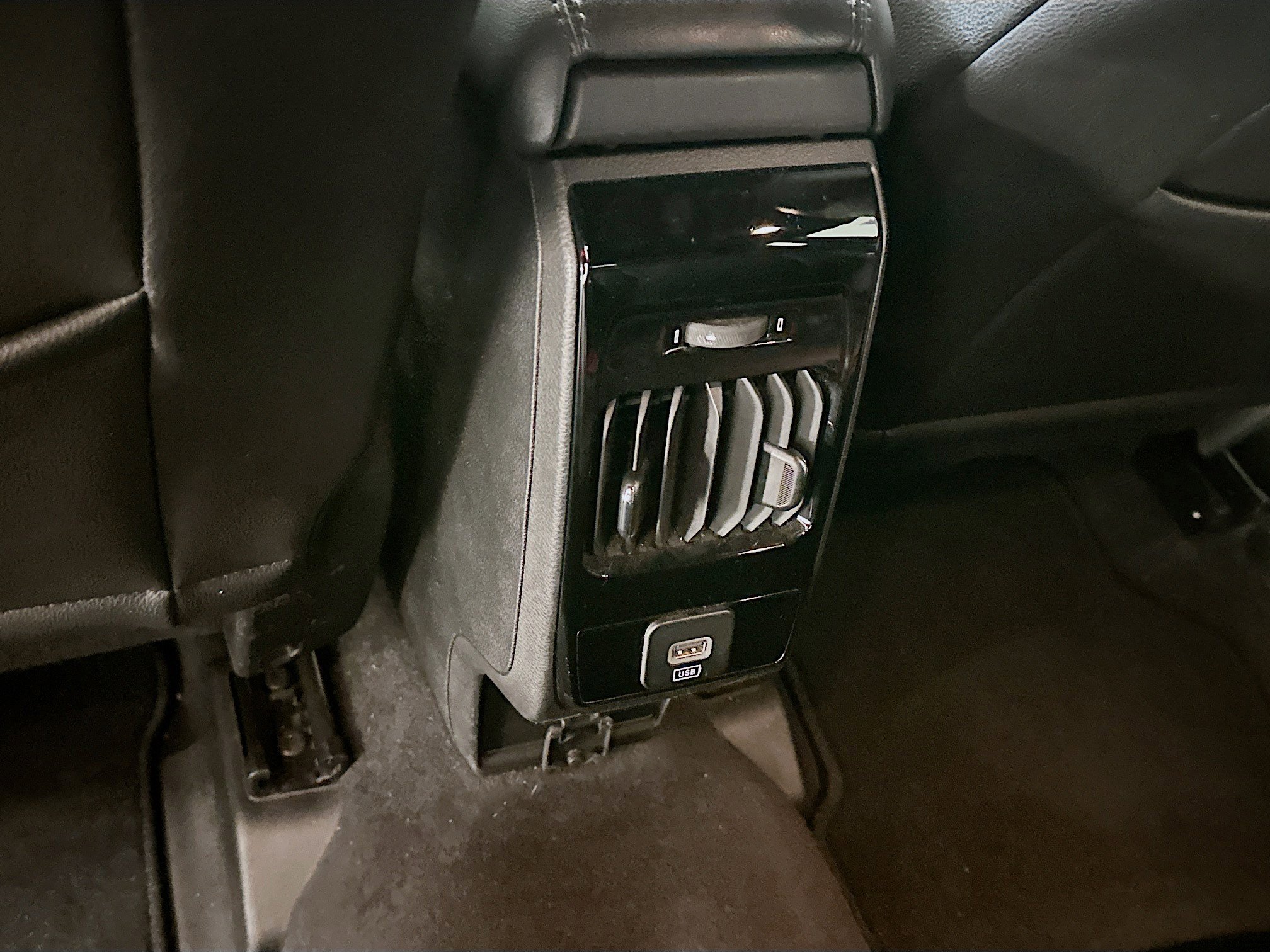 Used 2025 Jeep Compass Limited image 27