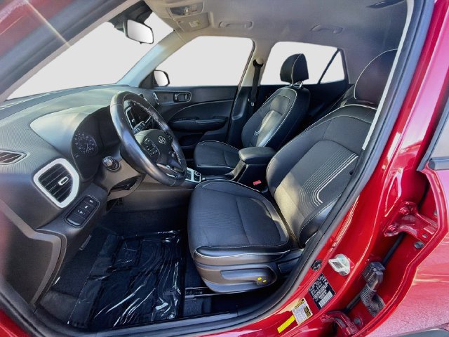 Used 2022 Hyundai Venue Limited FWD image 22