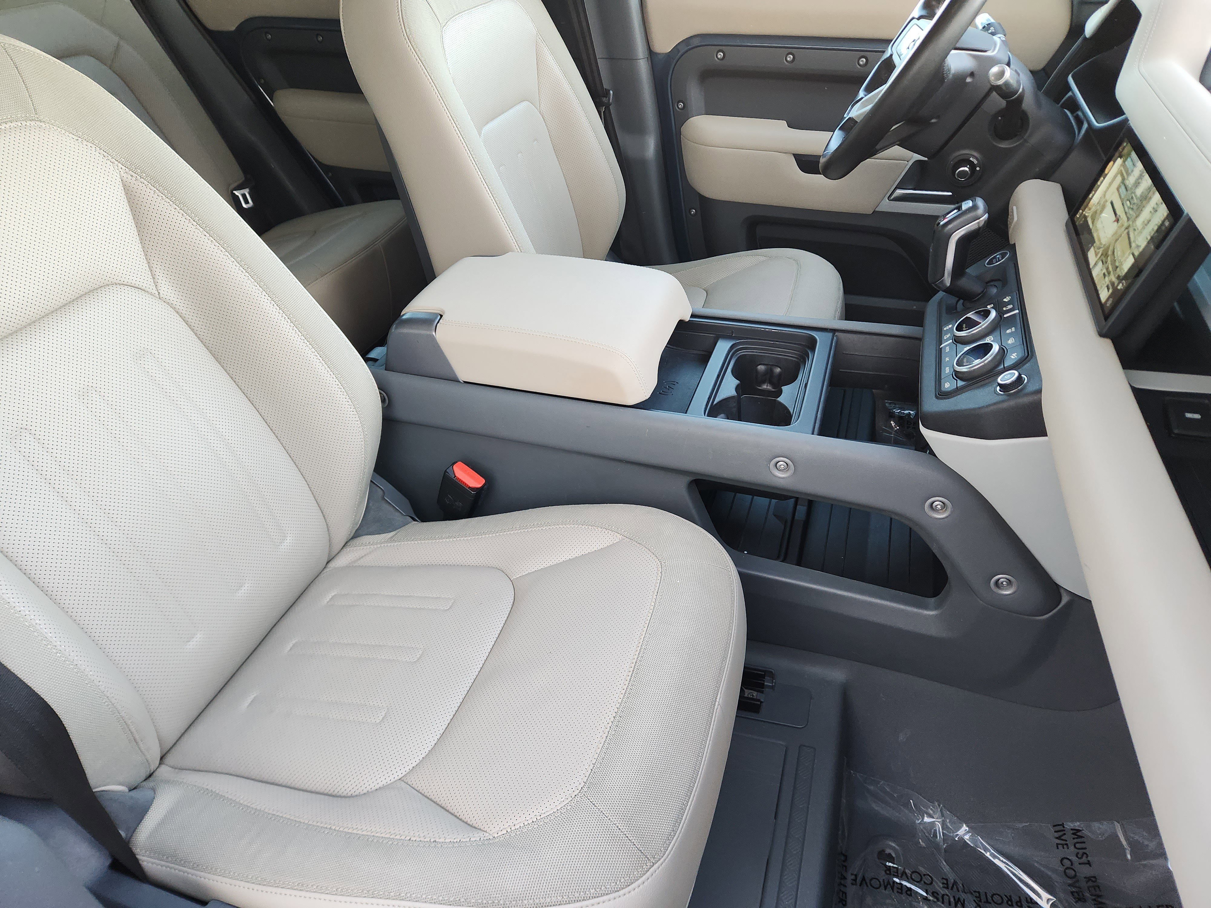 Used 2021 Land Rover Defender 110 SE image 13