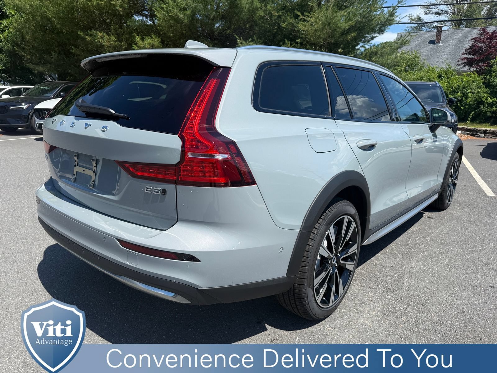 New 2026 Volvo V60 B5 Cross Country Ultra w/ Climate Package AWD/4WD image 8