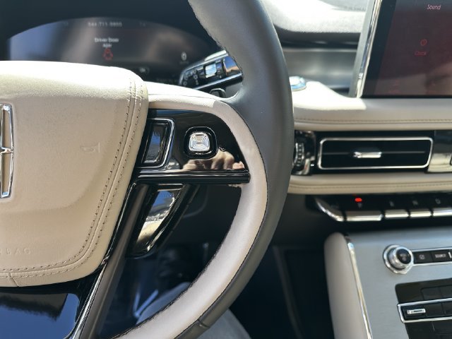 Certified 2024 Lincoln Aviator AWD w/ Elements Package image 28