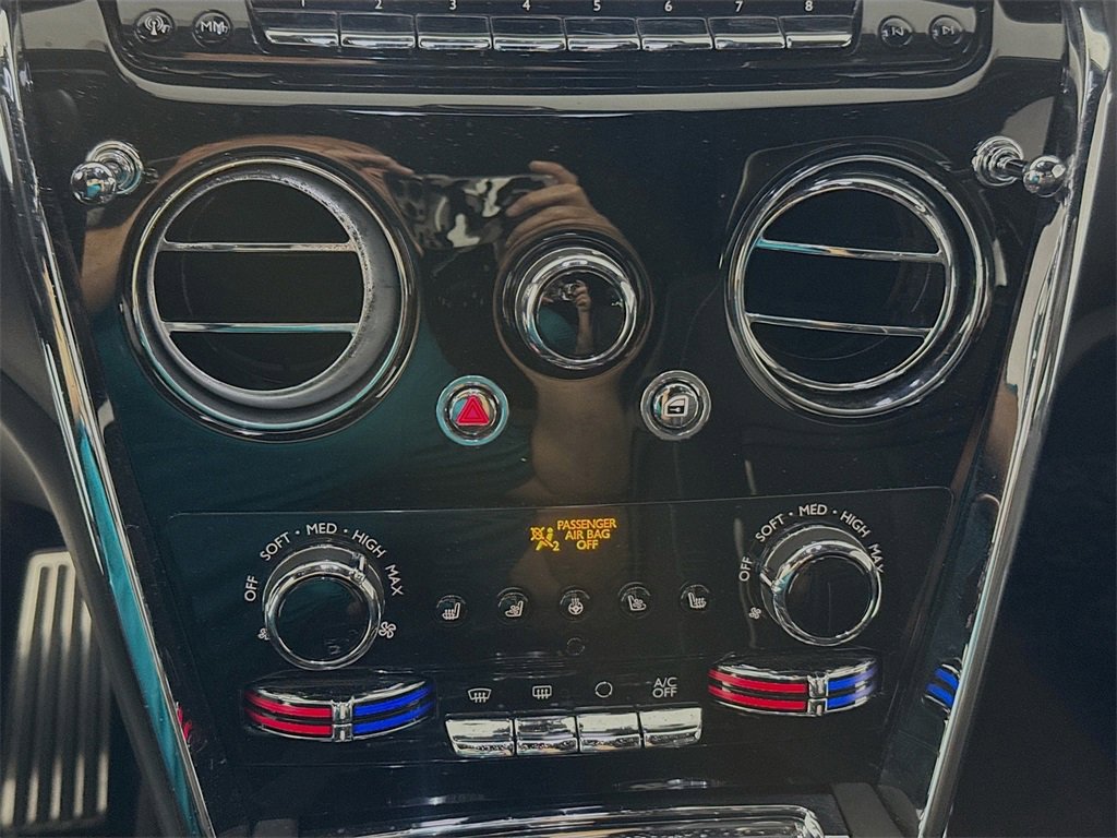 Used 2024 Rolls-Royce Cullinan image 16