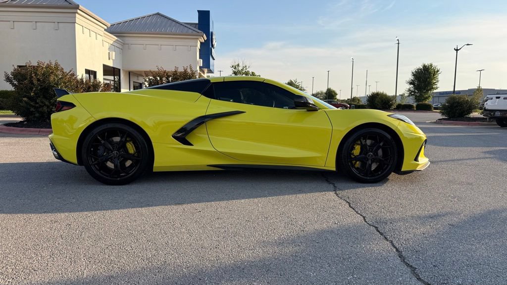 Used 2021 Chevrolet Corvette Stingray Premium Conv w/ Z51 Performance Package RWD image 8