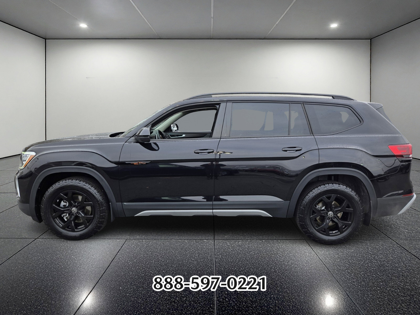 Certified 2025 Volkswagen Atlas Peak Edition SE image 6