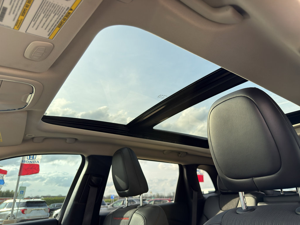 Used 2018 Jeep Cherokee Trailhawk w/ Comfort/Convenience Group image 11