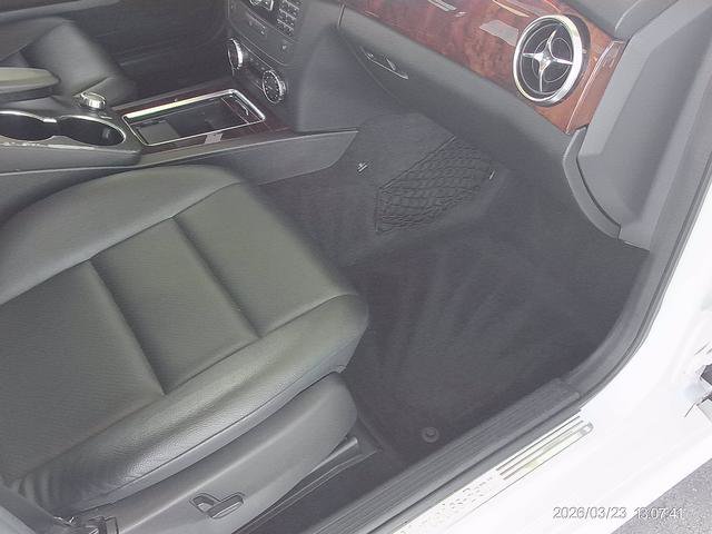 Used 2013 Mercedes-Benz GLK 350 4MATIC image 18