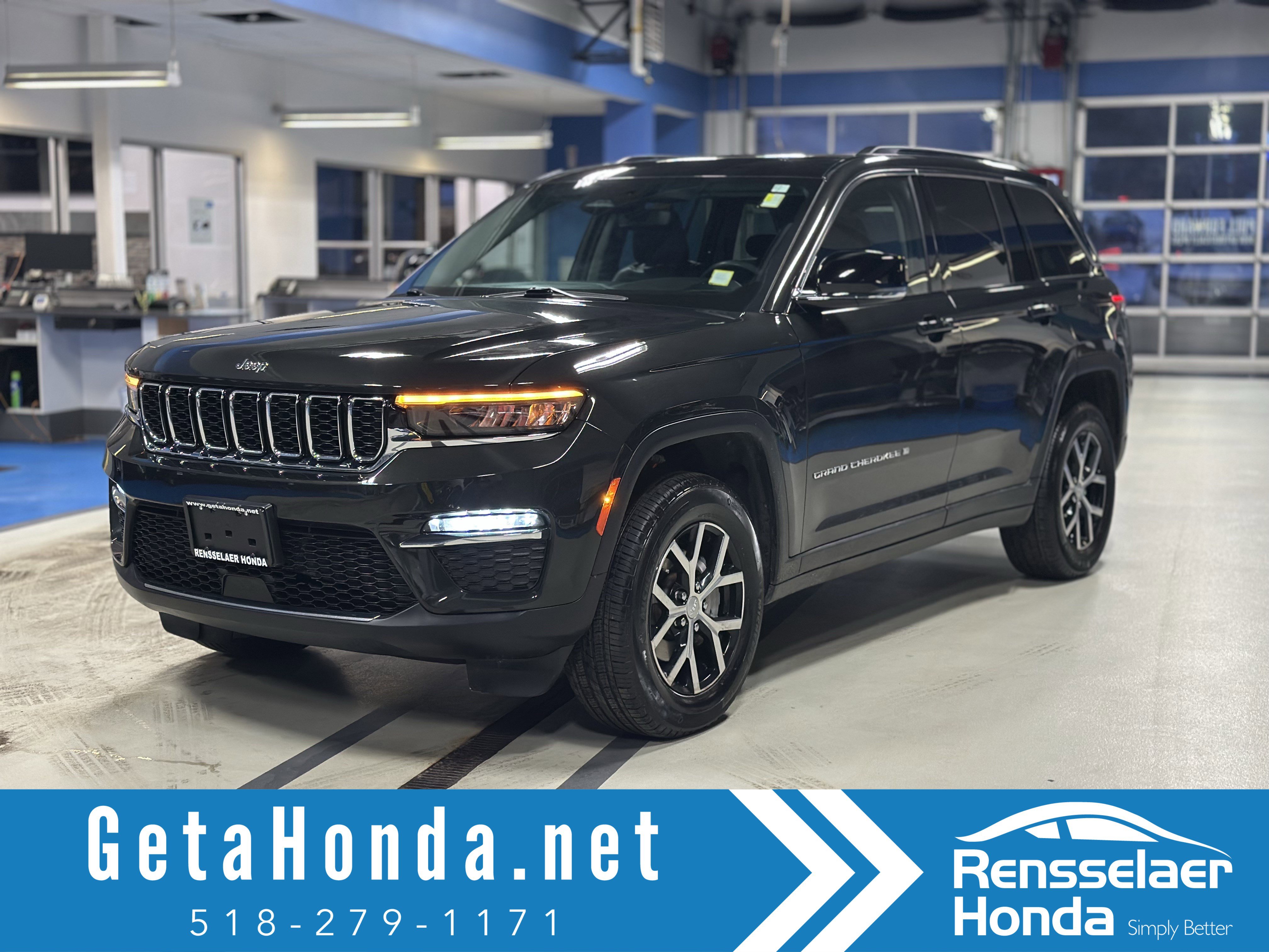 Used 2023 Jeep Grand Cherokee Limited image 1