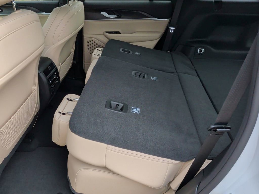 New 2025 Jeep Grand Cherokee Limited image 46