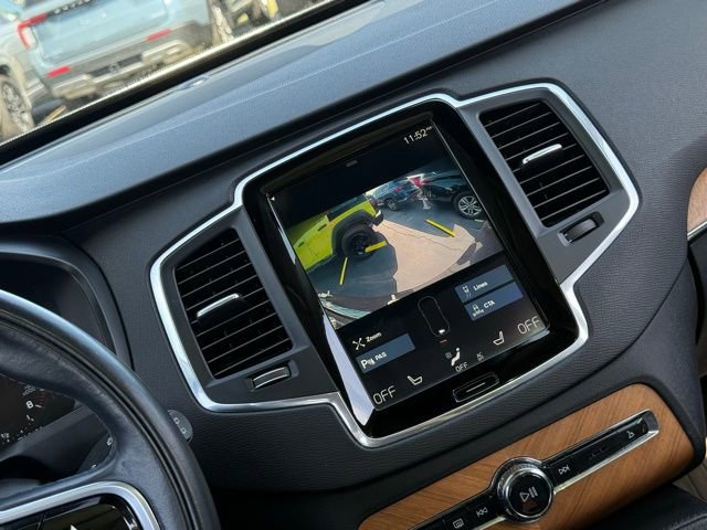 Used 2022 Volvo XC90 T6 Momentum w/ Climate Package image 4