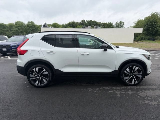Used 2024 Volvo XC40 B5 Plus w/ Climate Package AWD/4WD image 5