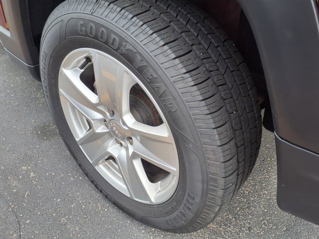 Used 2022 Jeep Compass Latitude w/ Convenience Group image 32