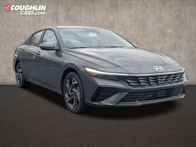 New 2026 Hyundai Elantra Limited w/ Cargo Package FWD 360° Tour