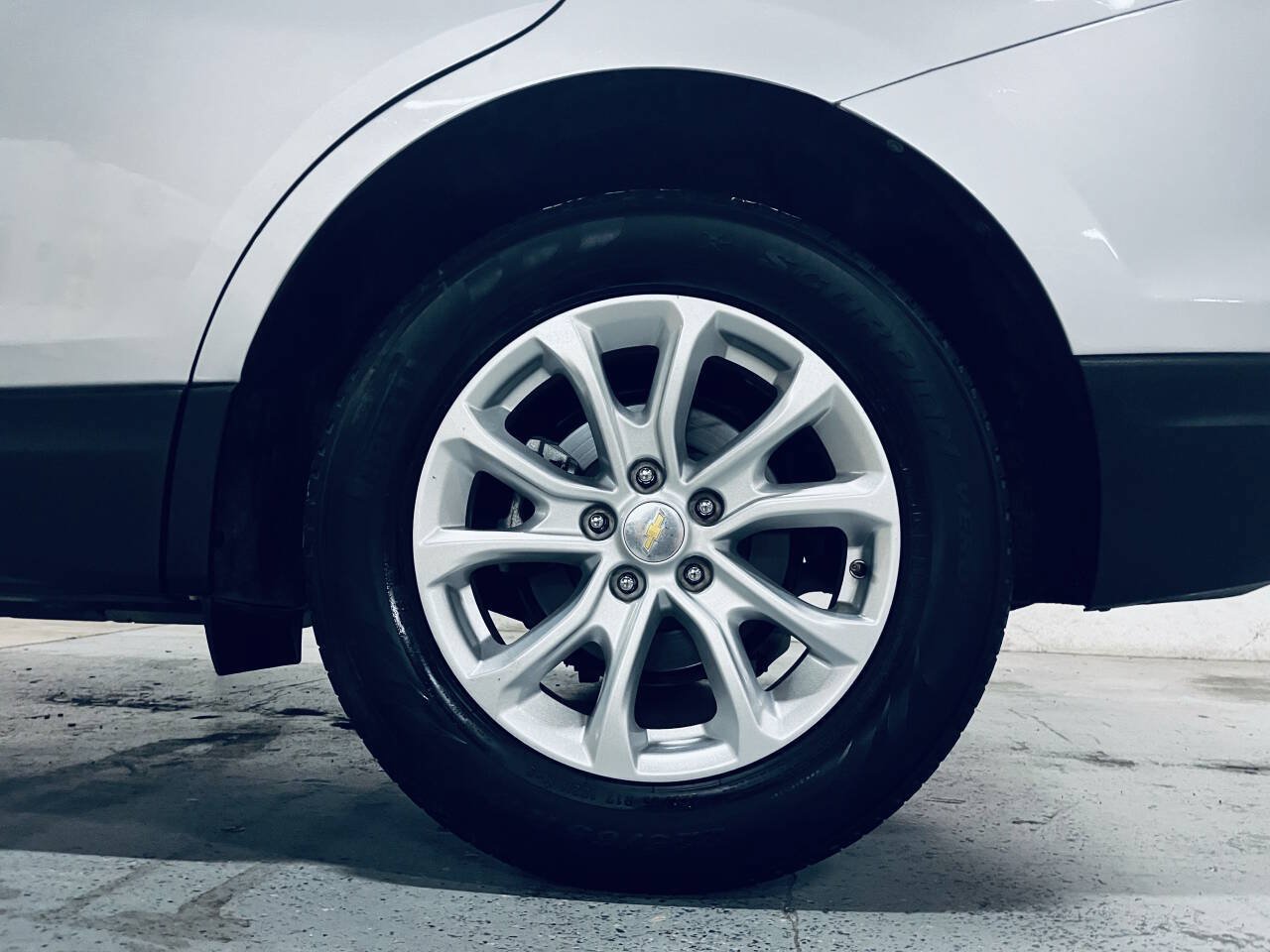 Used 2019 Chevrolet Equinox LT w/ Driver Convenience Package FWD image 15