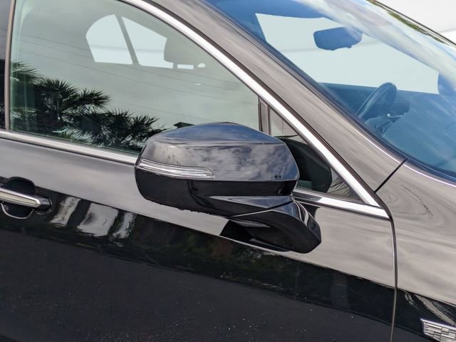 Used 2019 Cadillac XT4 Premium Luxury w/ Enhanced Visibility Package FWD image 12