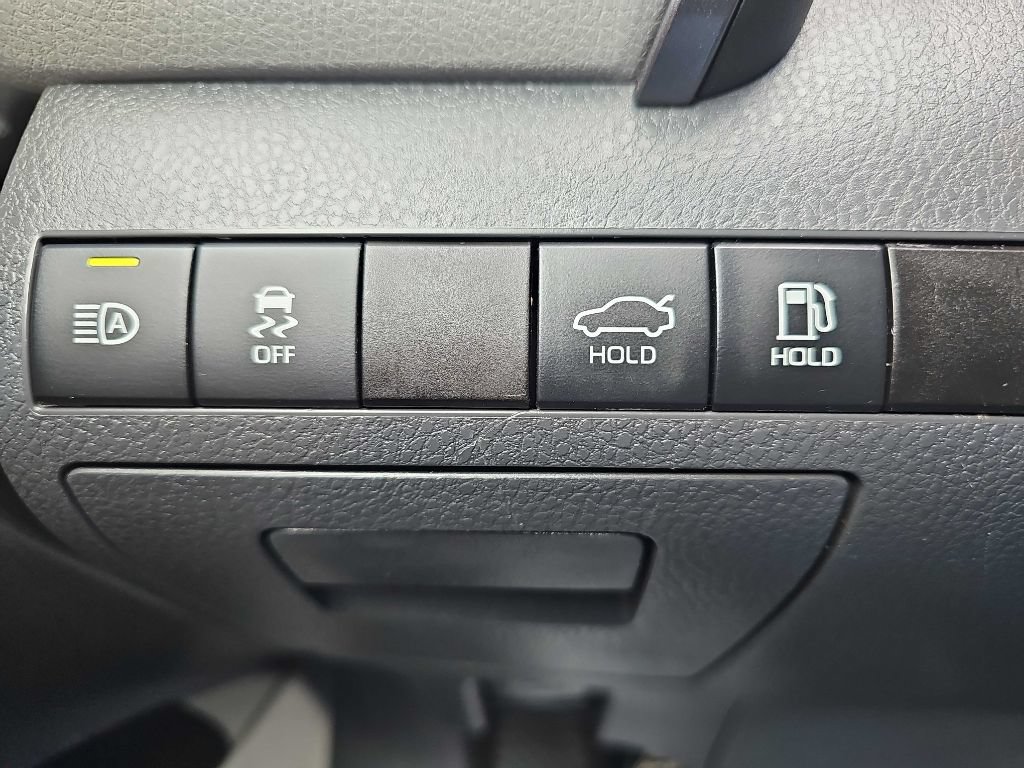 Used 2021 Toyota Camry LE FWD image 37