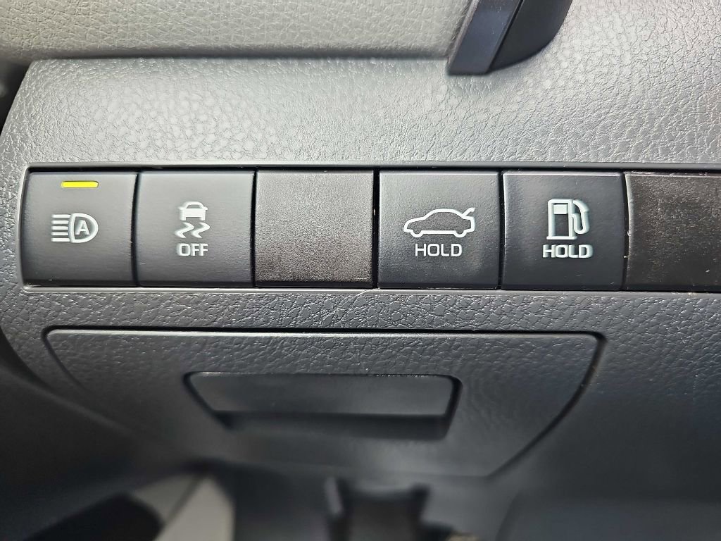 Used 2021 Toyota Camry LE image 37