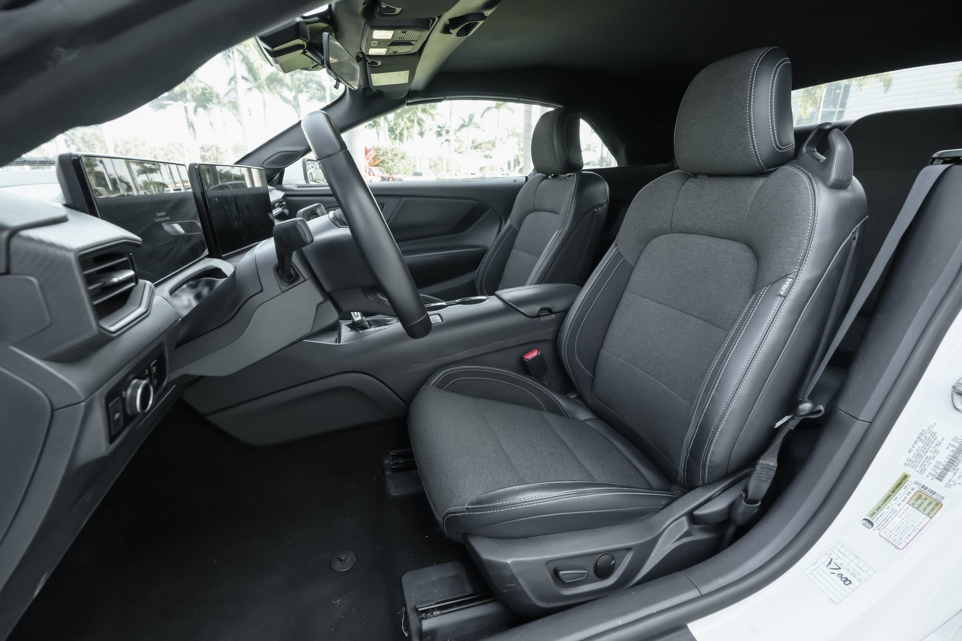 Used 2024 Ford Mustang Convertible image 17