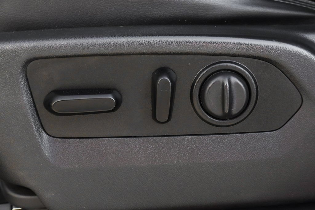 Used 2021 Chevrolet Silverado 1500 High Country w/ Technology Package AWD/4WD image 18