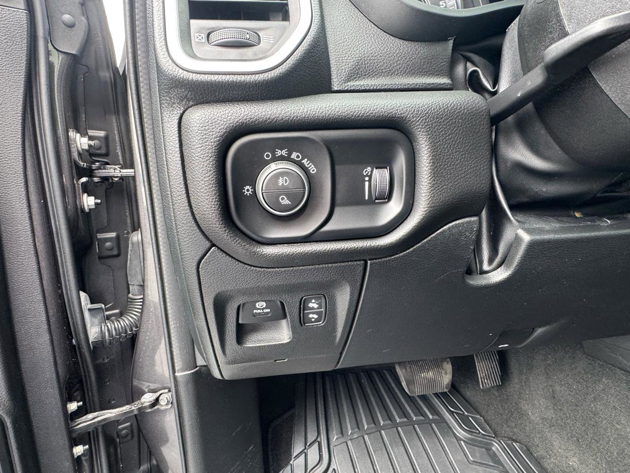 Used 2022 RAM 1500 Big Horn AWD/4WD image 23