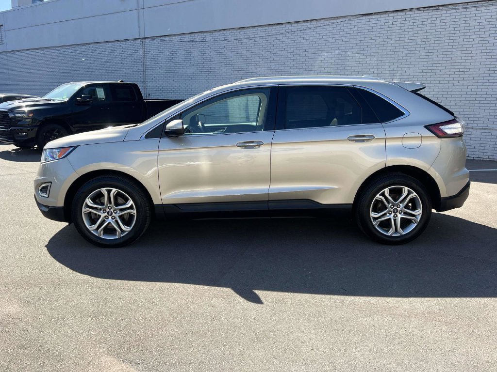 Used 2018 Ford Edge Titanium w/ Ford Safe & Smart Package AWD/4WD image 2