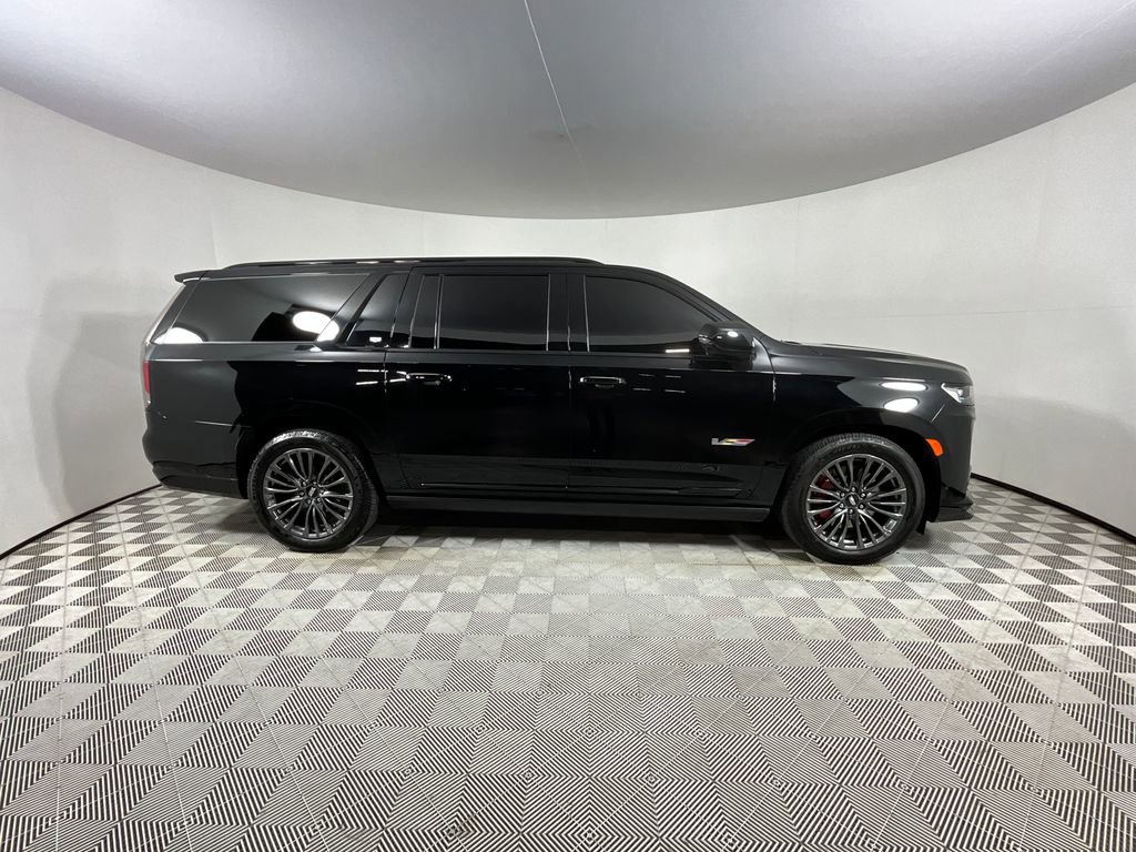 Used 2023 Cadillac Escalade ESV V AWD/4WD image 5
