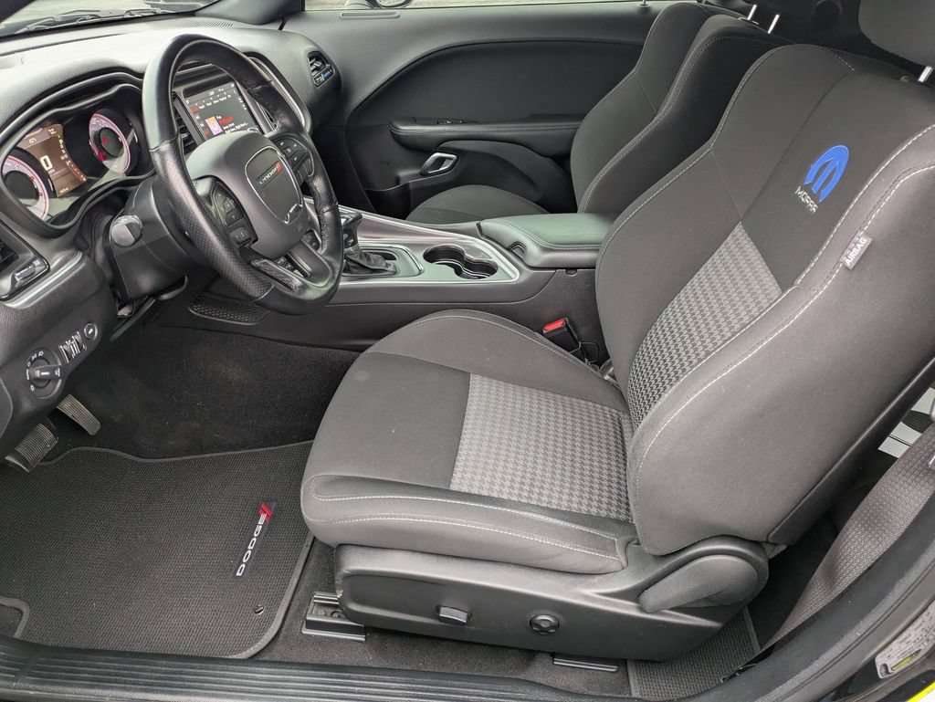 Used 2019 Dodge Challenger R/T Scat Pack w/ Shaker Package RWD image 10