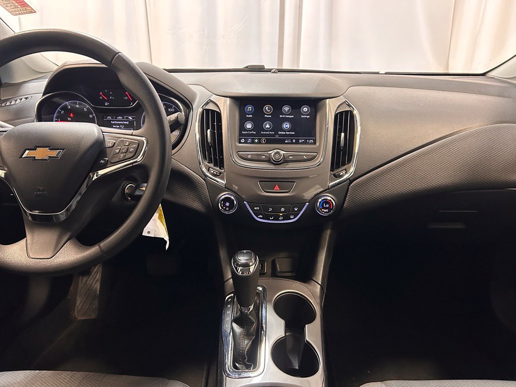 Used 2019 Chevrolet Cruze LT FWD image 17