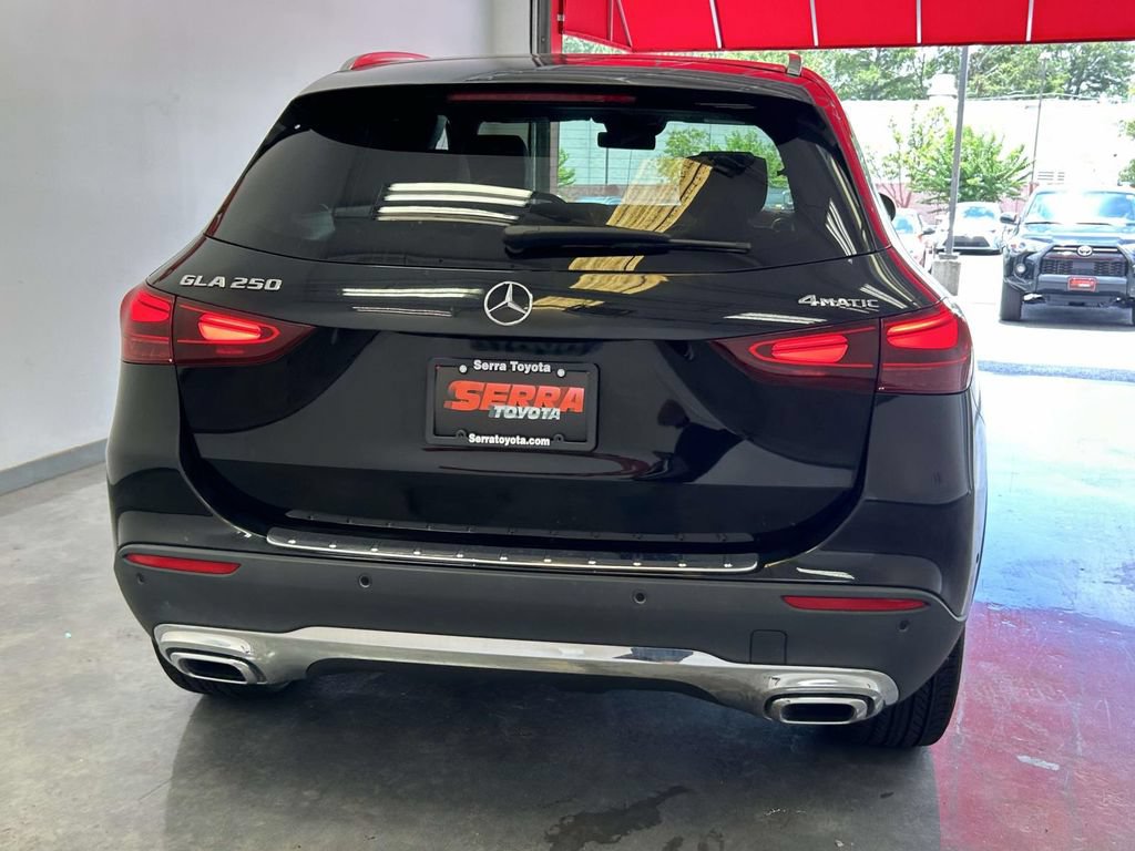 Used 2025 Mercedes-Benz GLA 250 4MATIC image 4