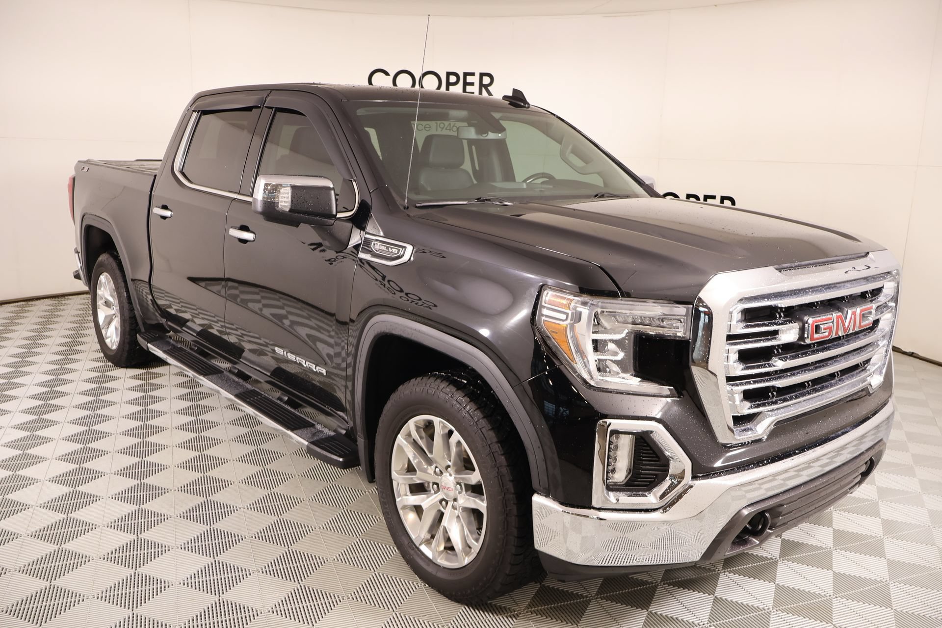 Used 2019 GMC Sierra 1500 SLT w/ SLT Premium Package AWD/4WD image 1