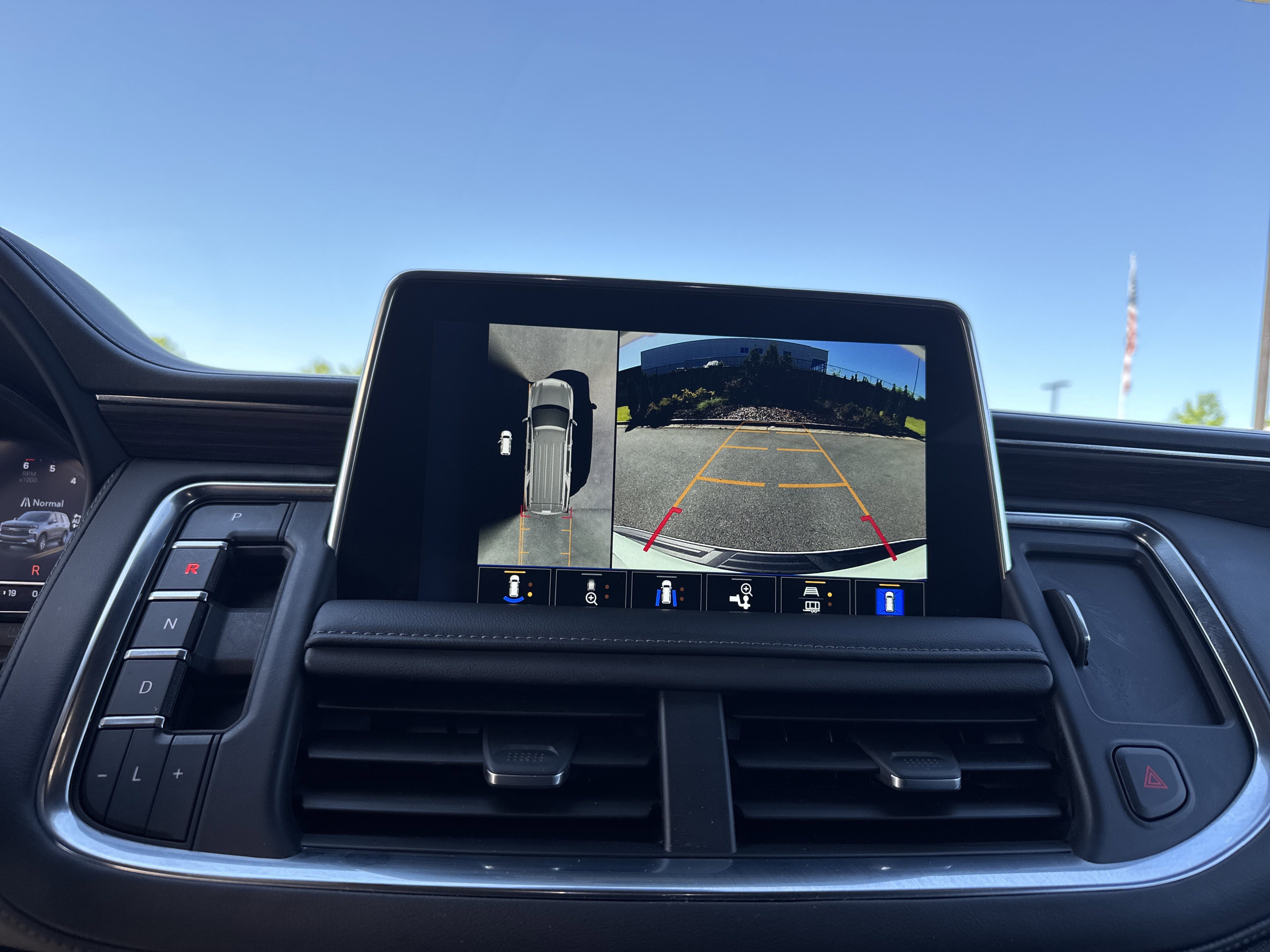 Used 2023 Chevrolet Tahoe LT w/ LT Signature Package image 25